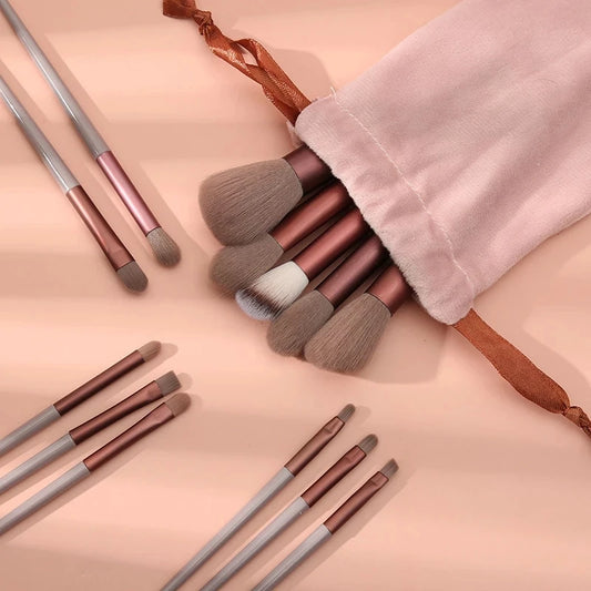 Makeup Brushes set of 13 comes in silk bag 🖌️